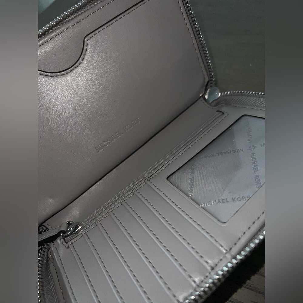 New Without Tags Michael Kors Wallet - image 4